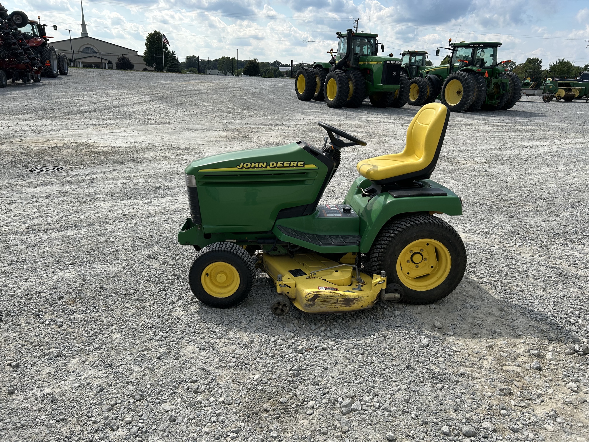 1999 John Deere 345 Image 4
