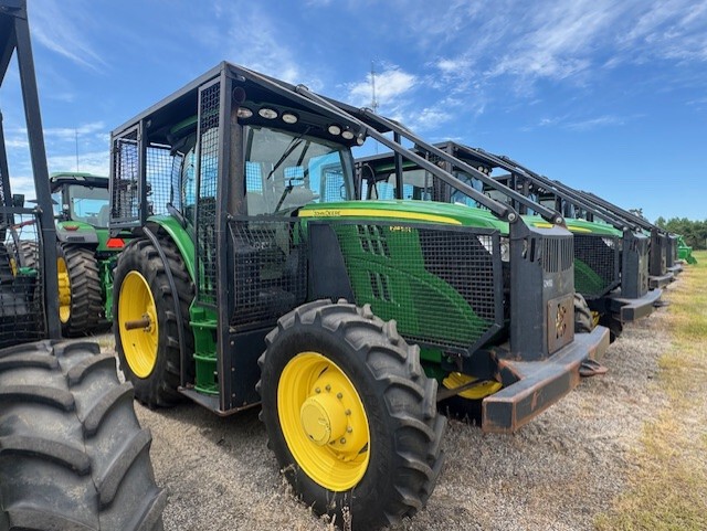 2021 John Deere 6145R Image 2