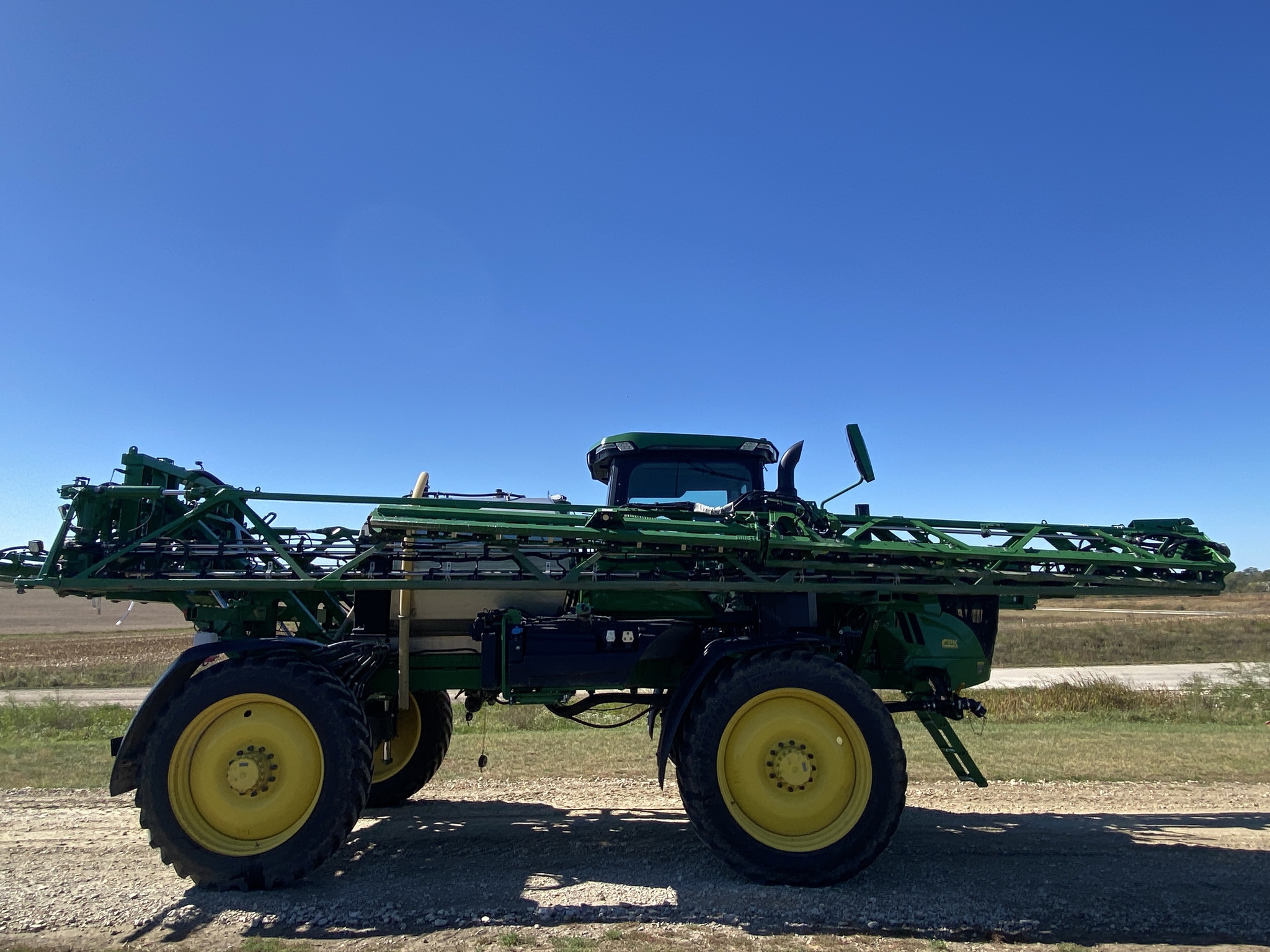 2022 John Deere 410R Image 4