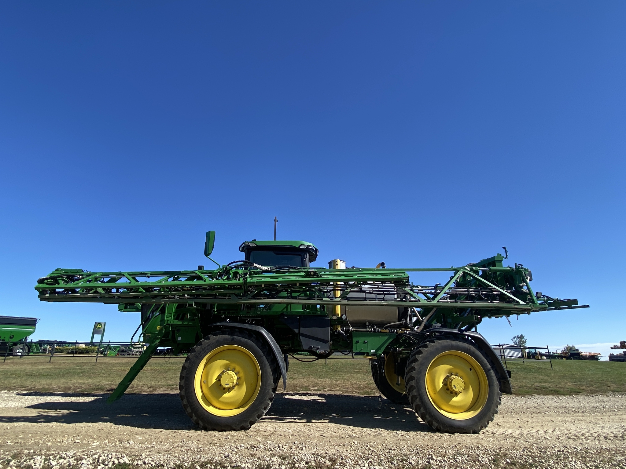 2022 John Deere 410R Image 8