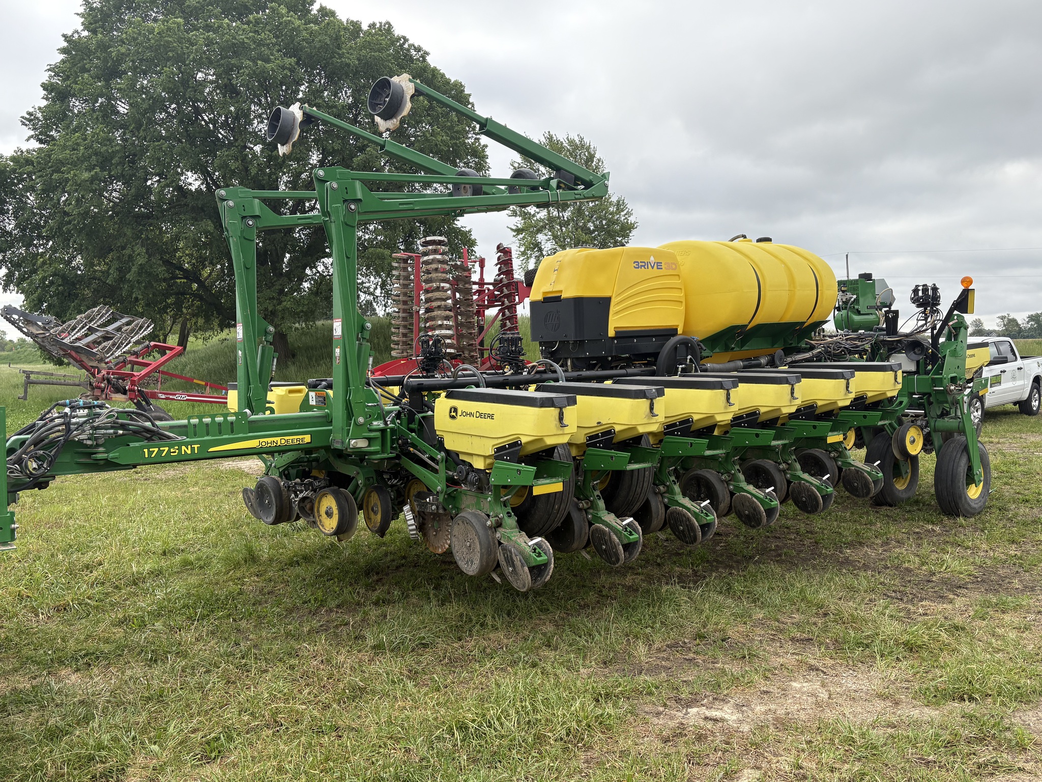 2015 John Deere 1775NT Image 2