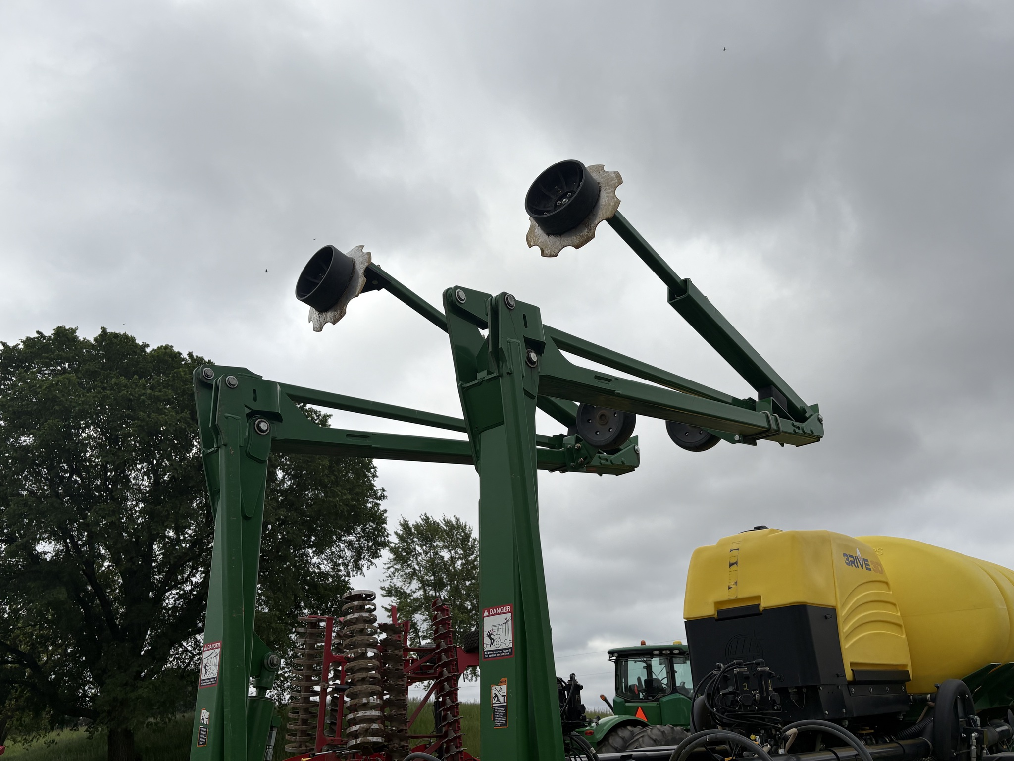 2015 John Deere 1775NT Image 10