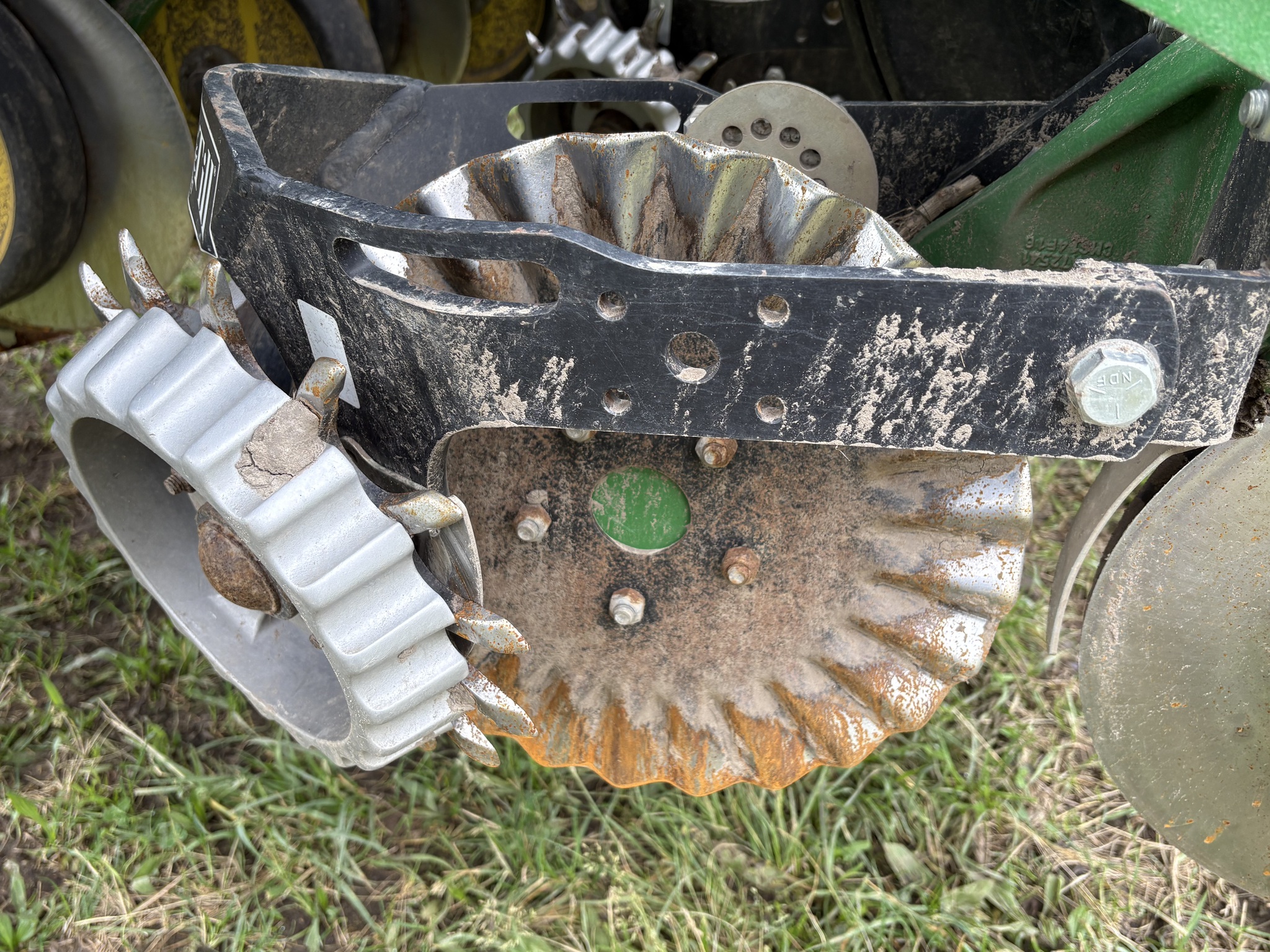 2015 John Deere 1775NT Image 11