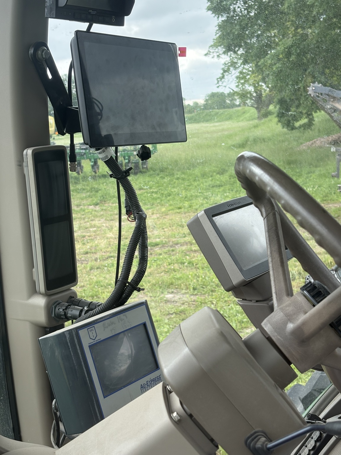 2015 John Deere 1775NT Image 32