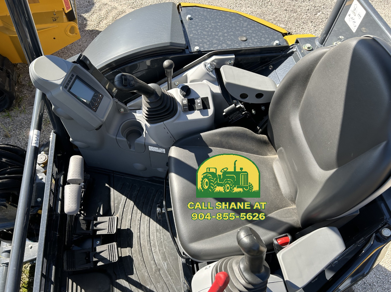 2025 John Deere 30 P Image 2
