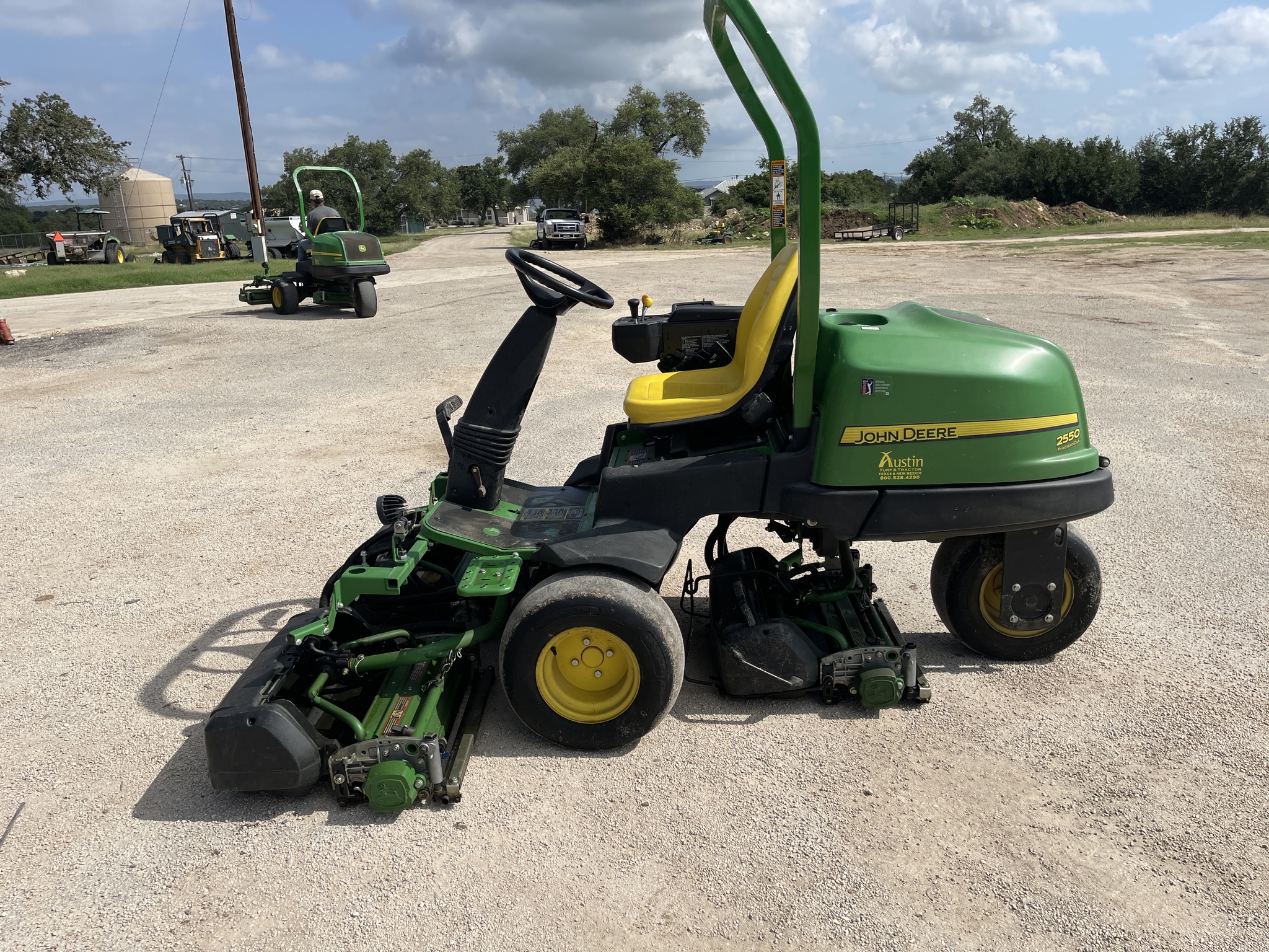 2022 John Deere 2550 Image 1