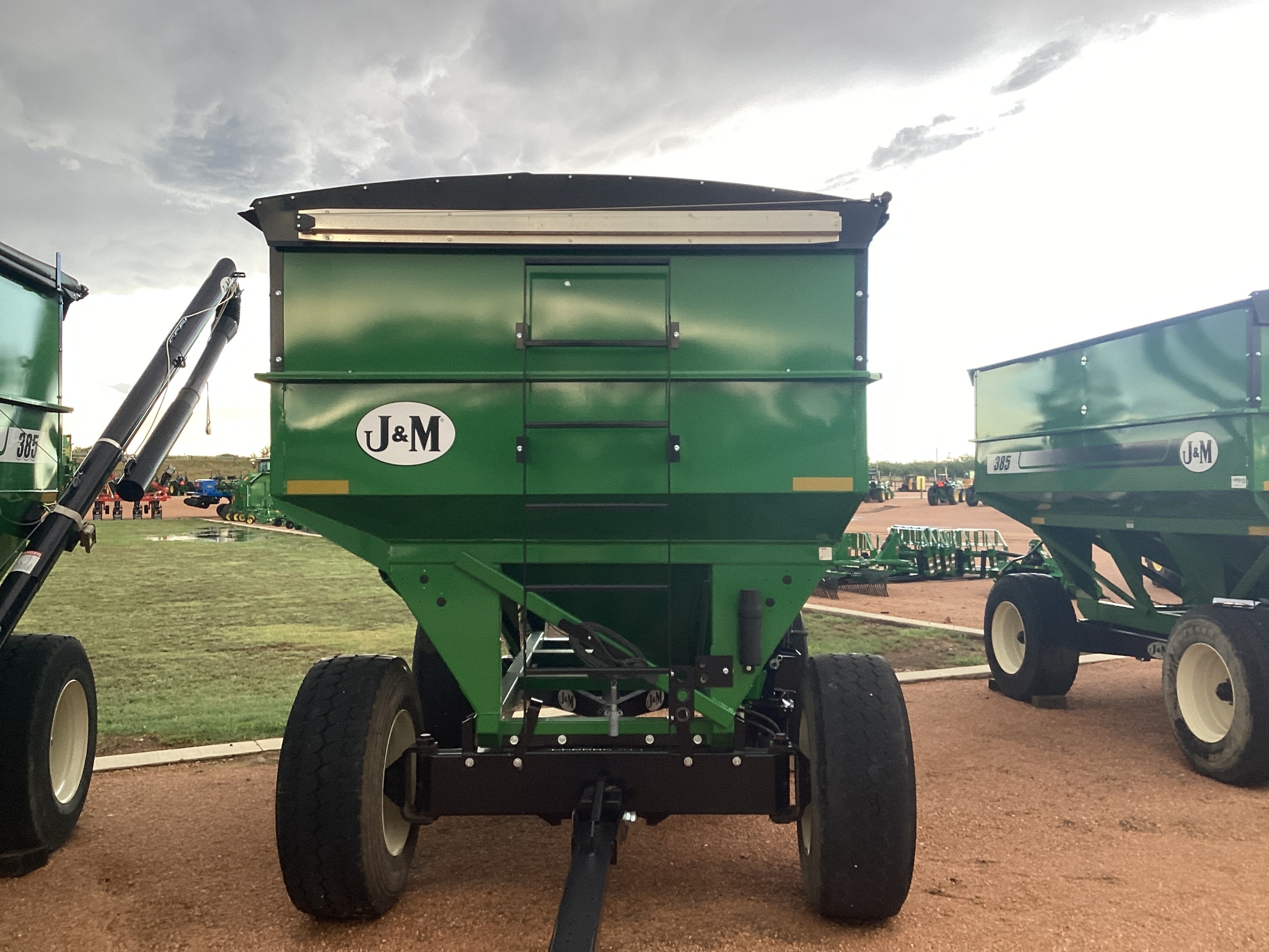 2023 J&M 385SD Image 2