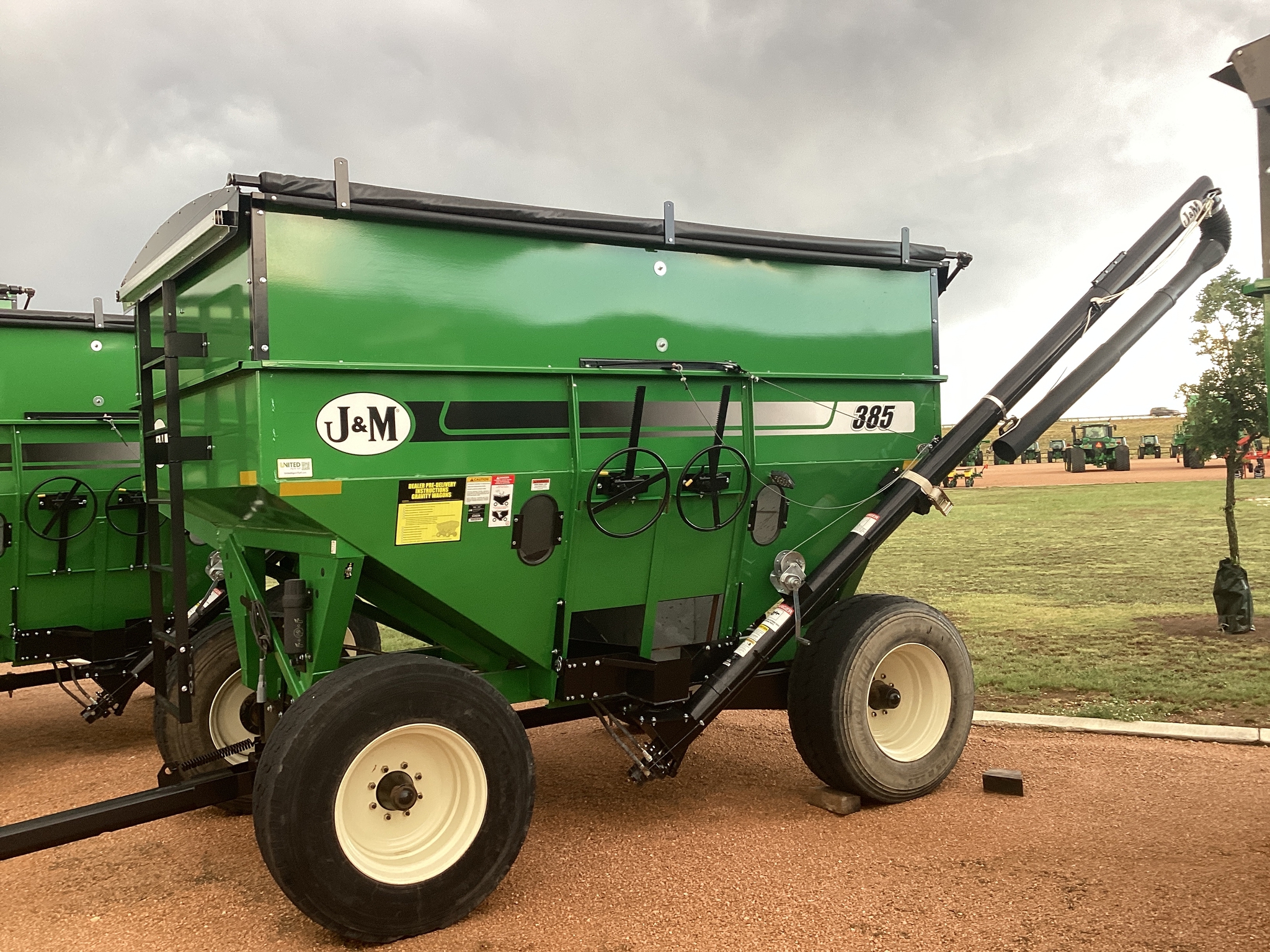 2023 J&M 385SD Image 1