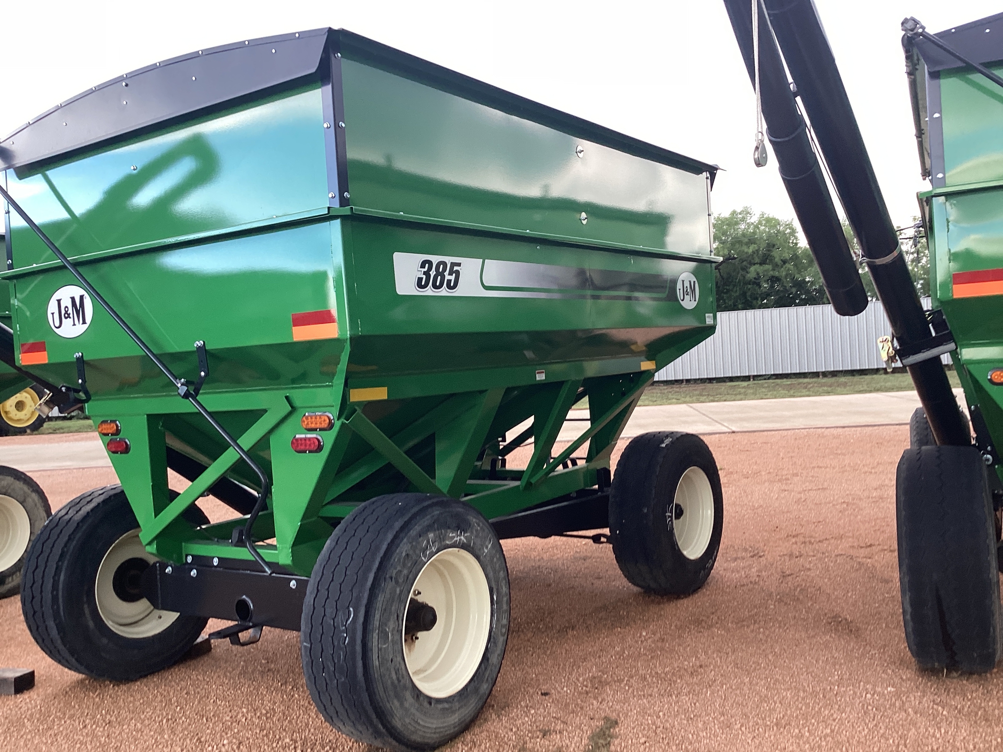 2023 J&M 385SD Image 3