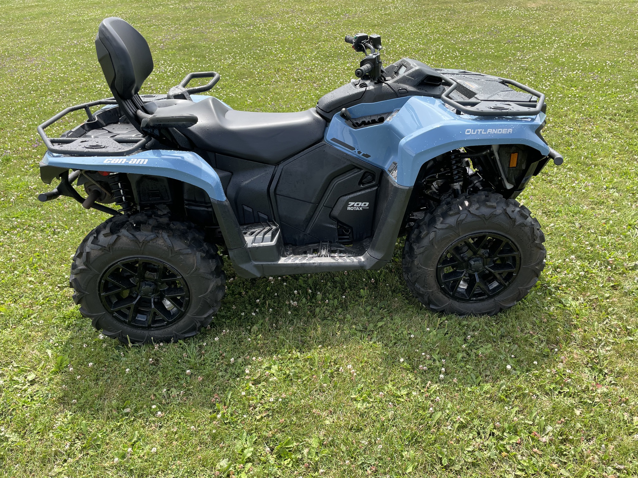 2025 Can-Am Outlander MAX XT 700 Image 6
