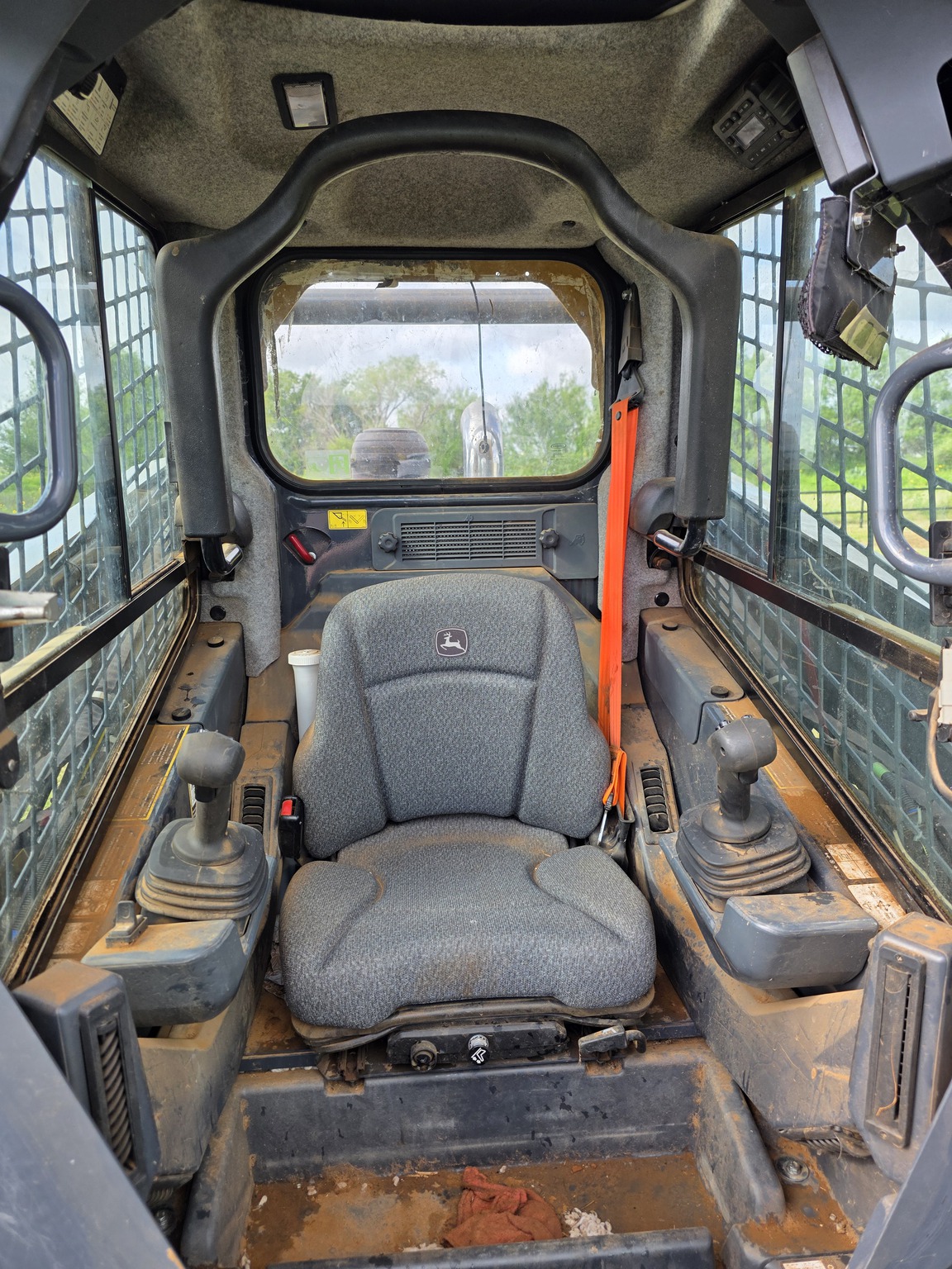 2021 John Deere 333G Image 14