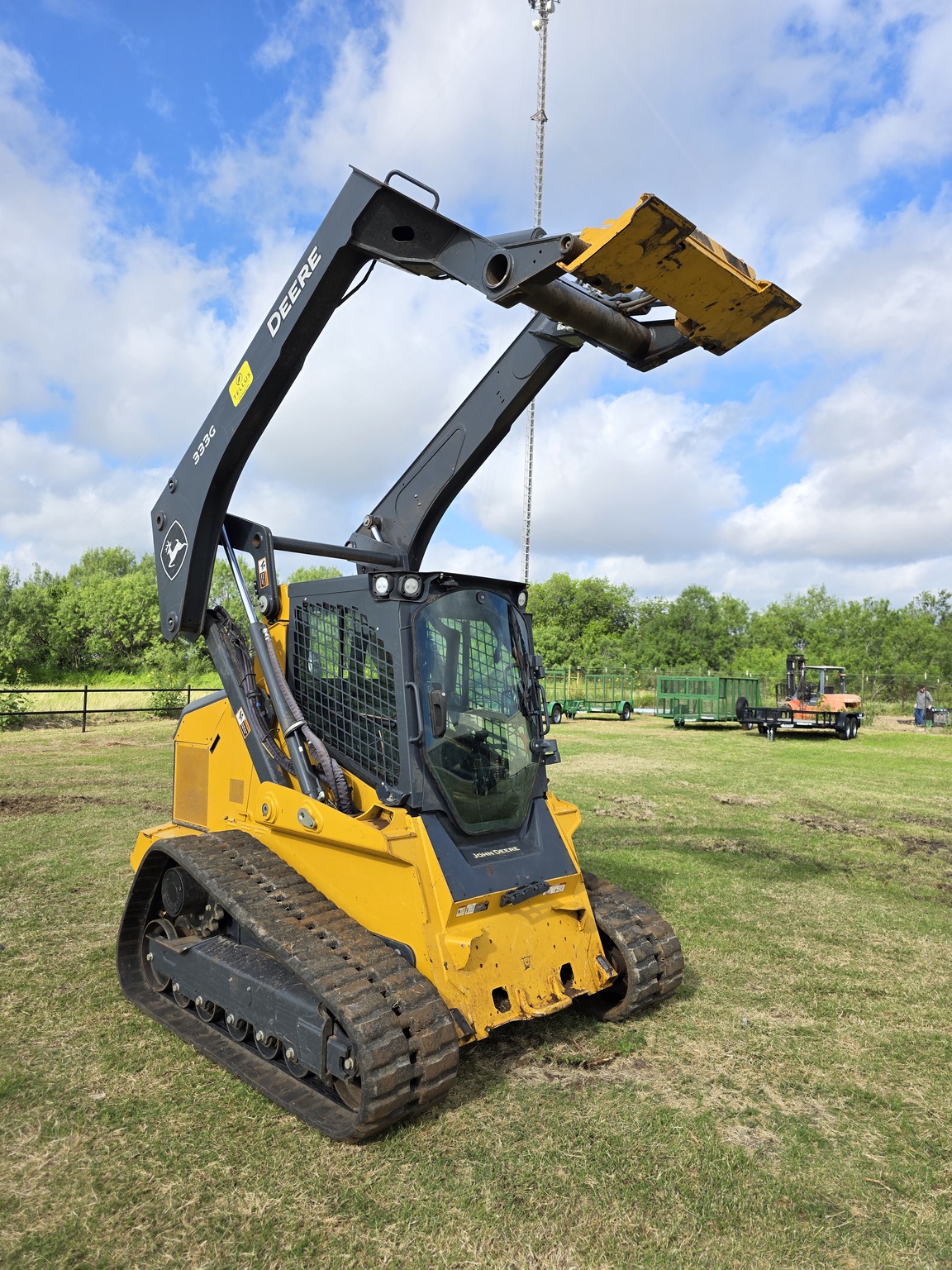 2021 John Deere 333G Image 12