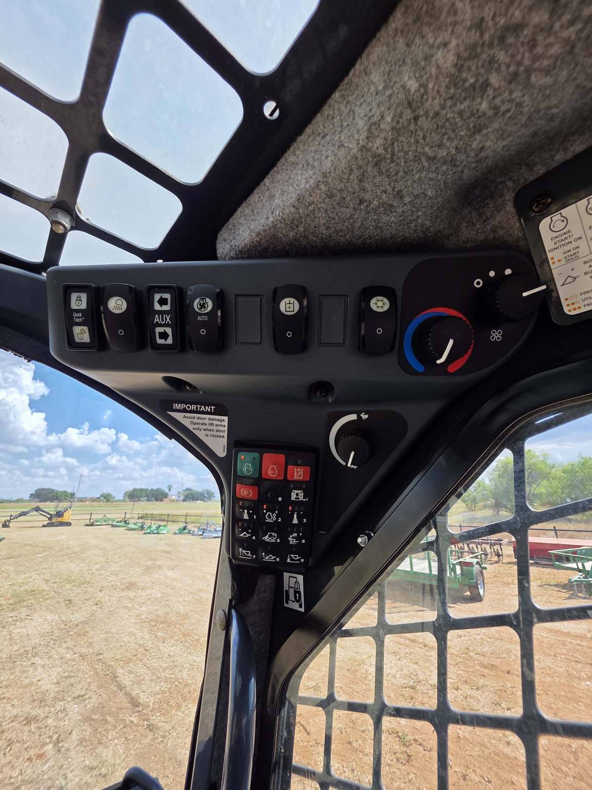2021 John Deere 333G Image 11