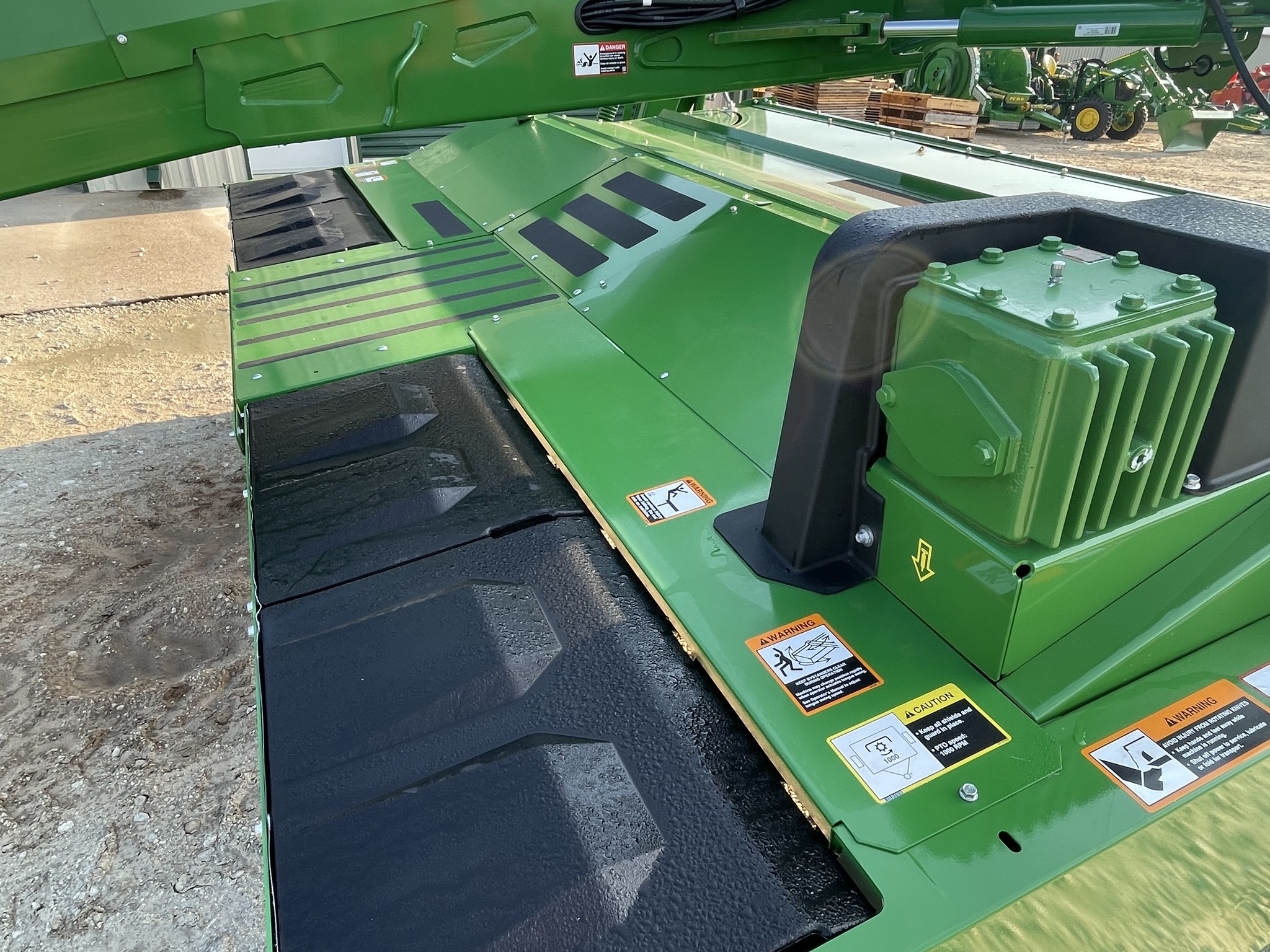 2025 John Deere C400 Image 9