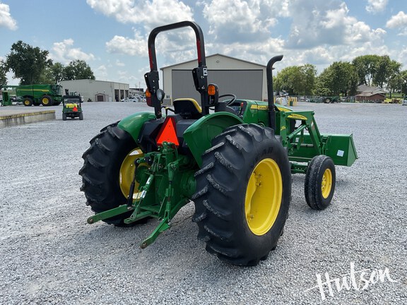 Photo of 2015 John Deere 5055E