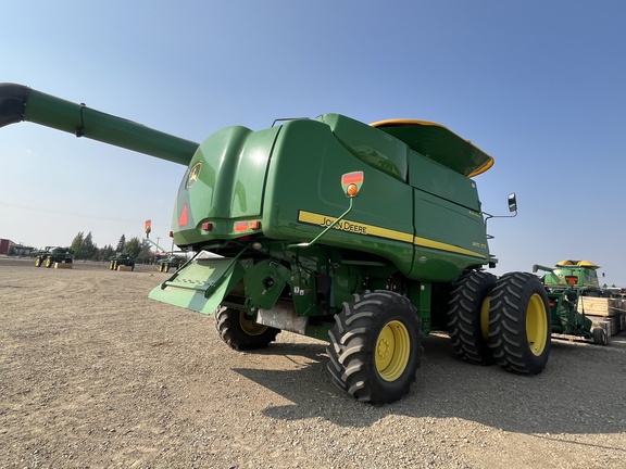 Used 2009 John Deere 9870 STS Combines at Horizon Ag & Turf in Lloydminster, AB - Photo9