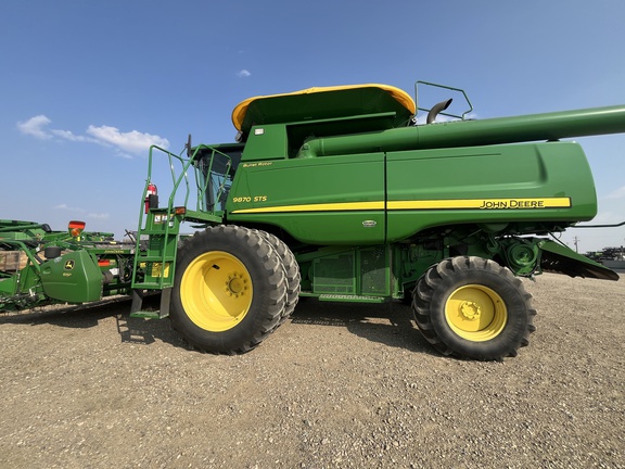 Used 2009 John Deere 9870 STS Combines at Horizon Ag & Turf in Lloydminster, AB - Photo7
