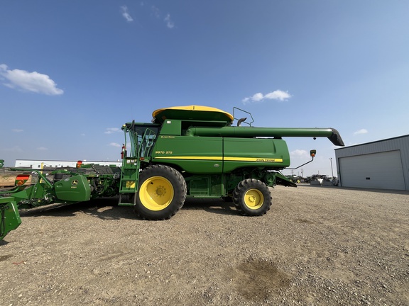 Used 2009 John Deere 9870 STS Combines at Horizon Ag & Turf in Lloydminster, AB - Photo2
