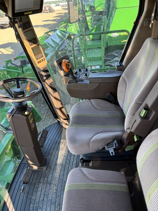 Used 2009 John Deere 9870 STS Combines at Horizon Ag & Turf in Lloydminster, AB - Photo24