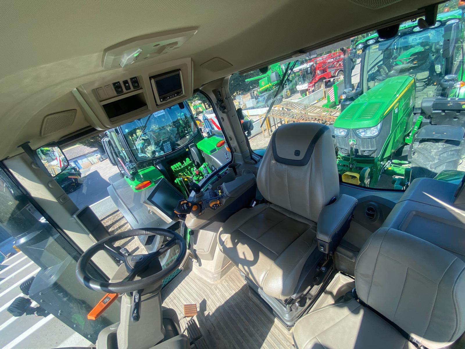 2023 John Deere 8R 370