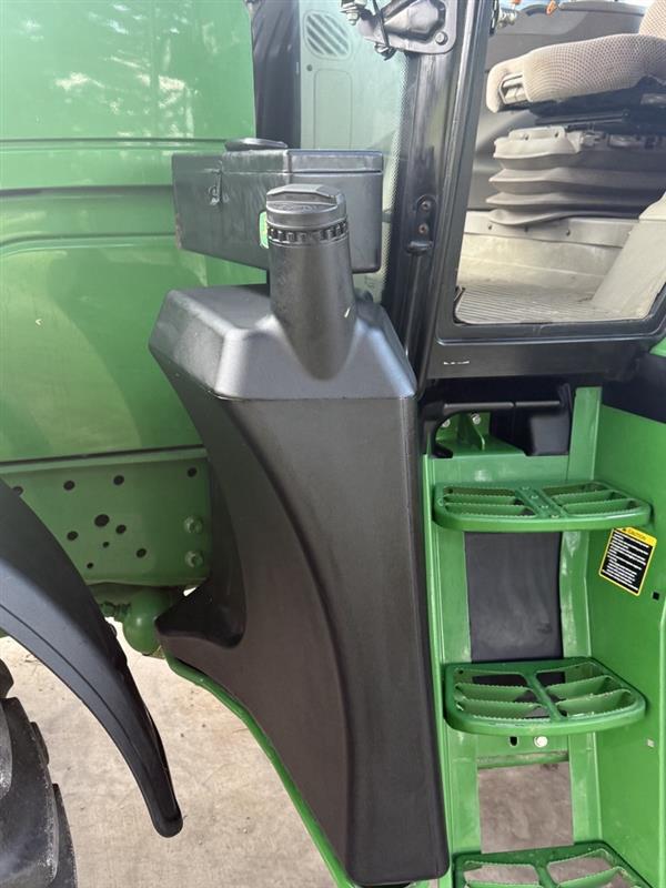2015 John Deere 6150R Image 21