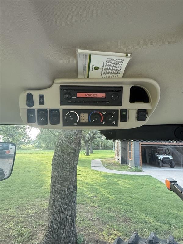 2015 John Deere 6150R Image 14