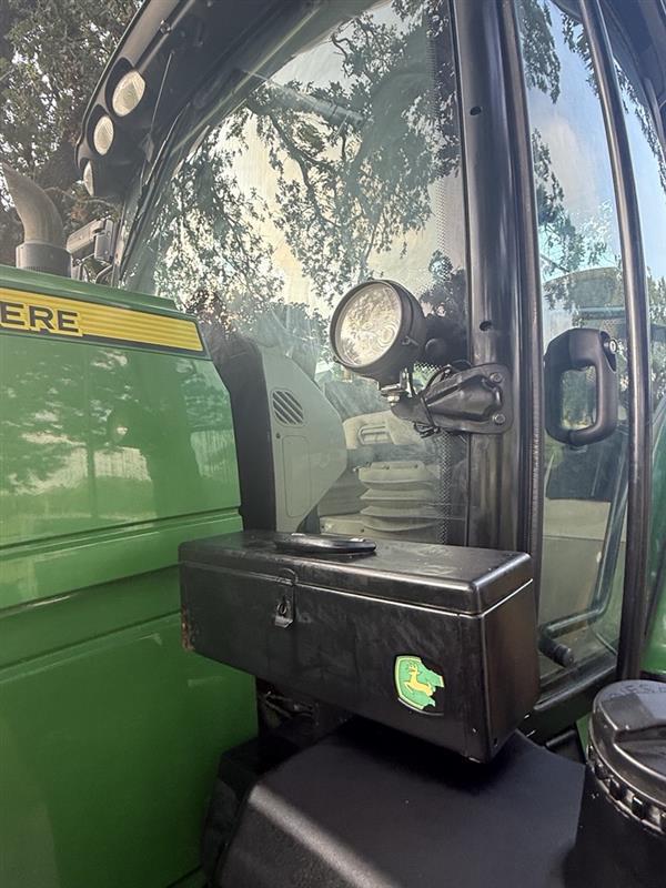 2015 John Deere 6150R Image 19