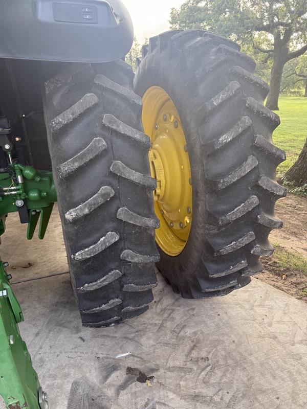 2015 John Deere 6150R Image 38