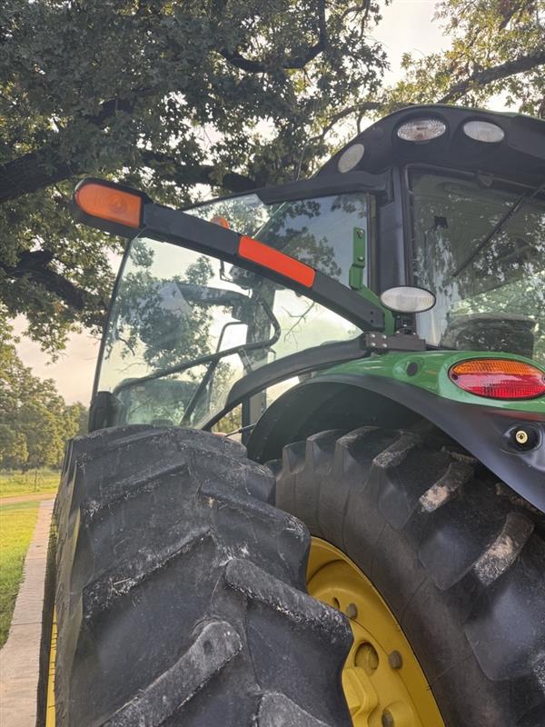 2015 John Deere 6150R Image 30
