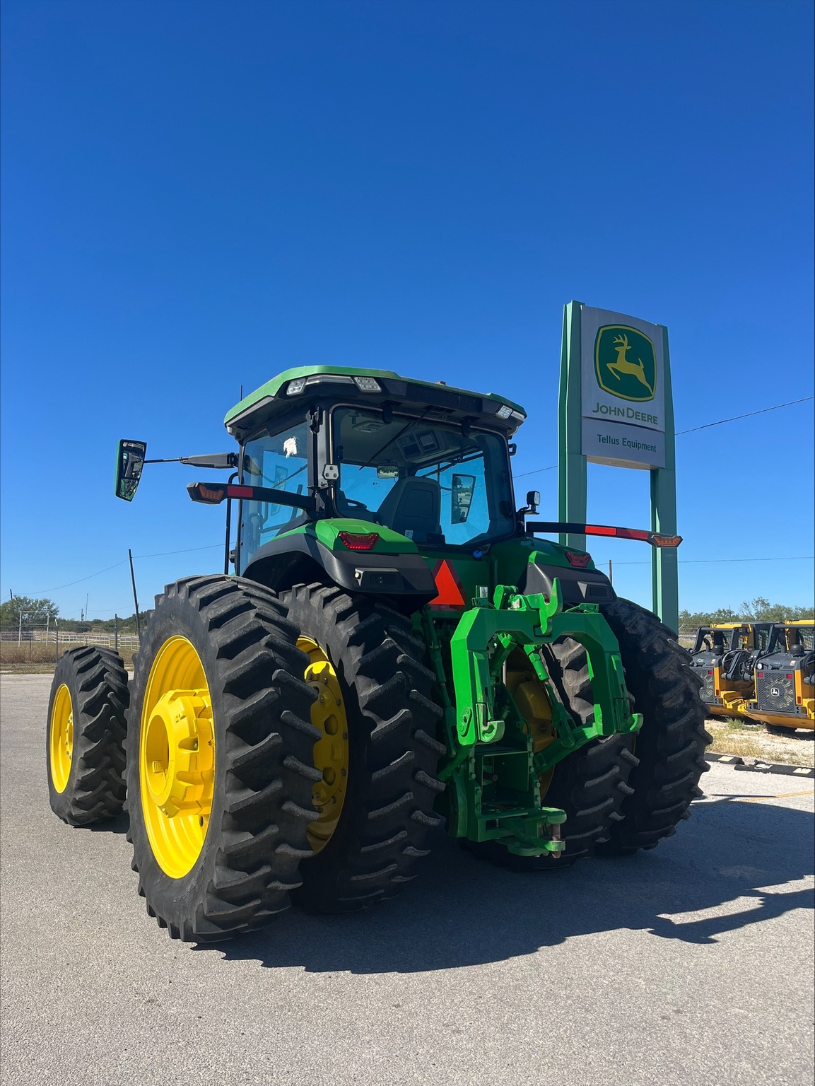 2022 John Deere 8R 370 Image 5