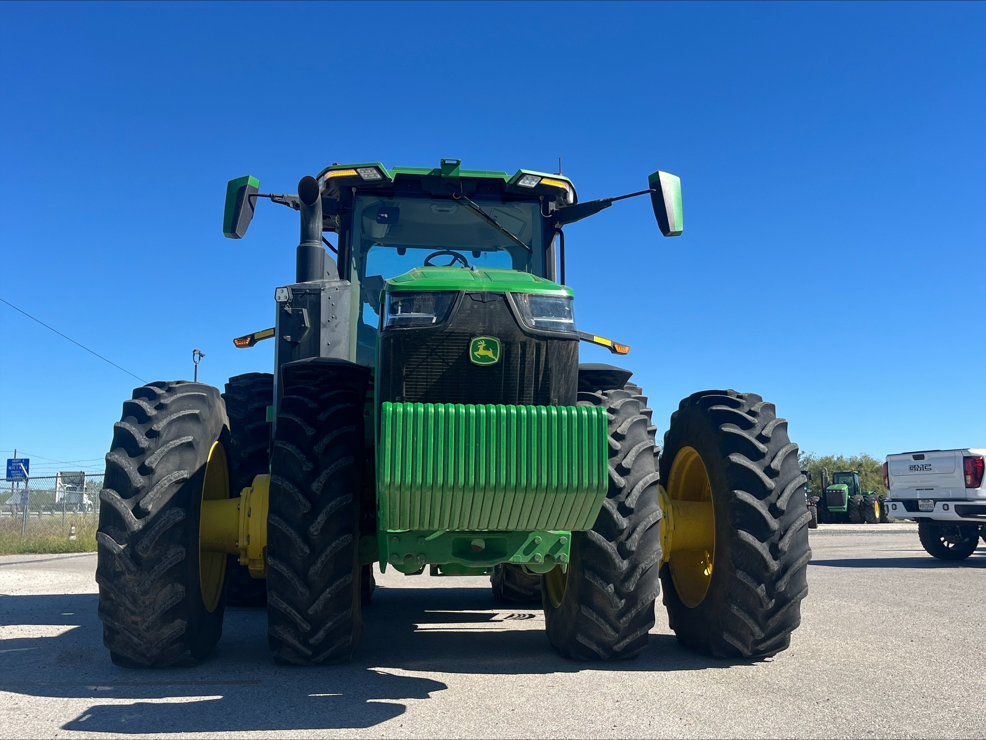 2022 John Deere 8R 370 Image 4