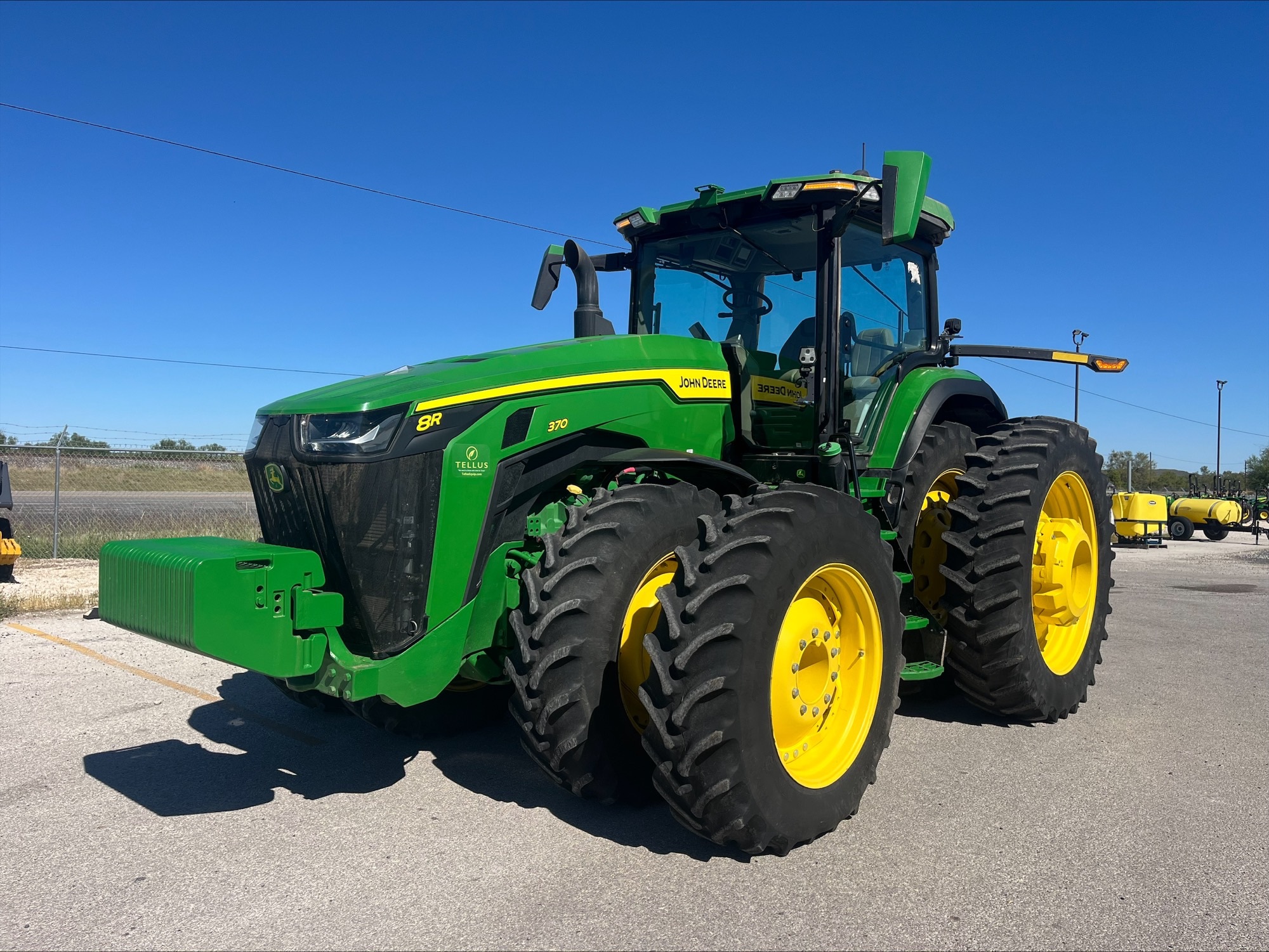 2022 John Deere 8R 370 Image 1