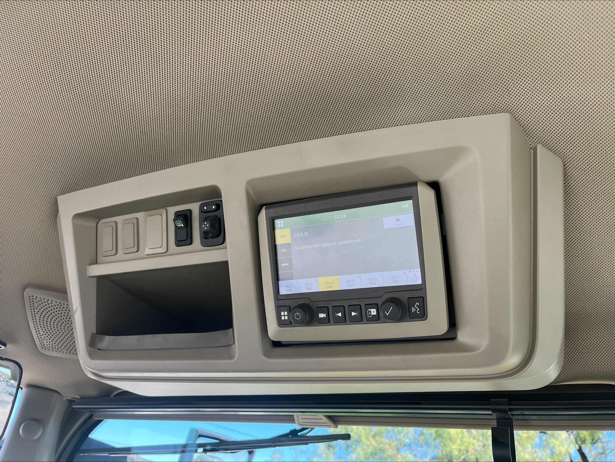 2022 John Deere 8R 370 Image 14