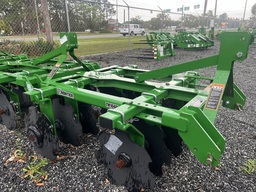 2023 John Deere TM1048L Image 2