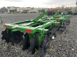 2023 John Deere TM1048L Image 8