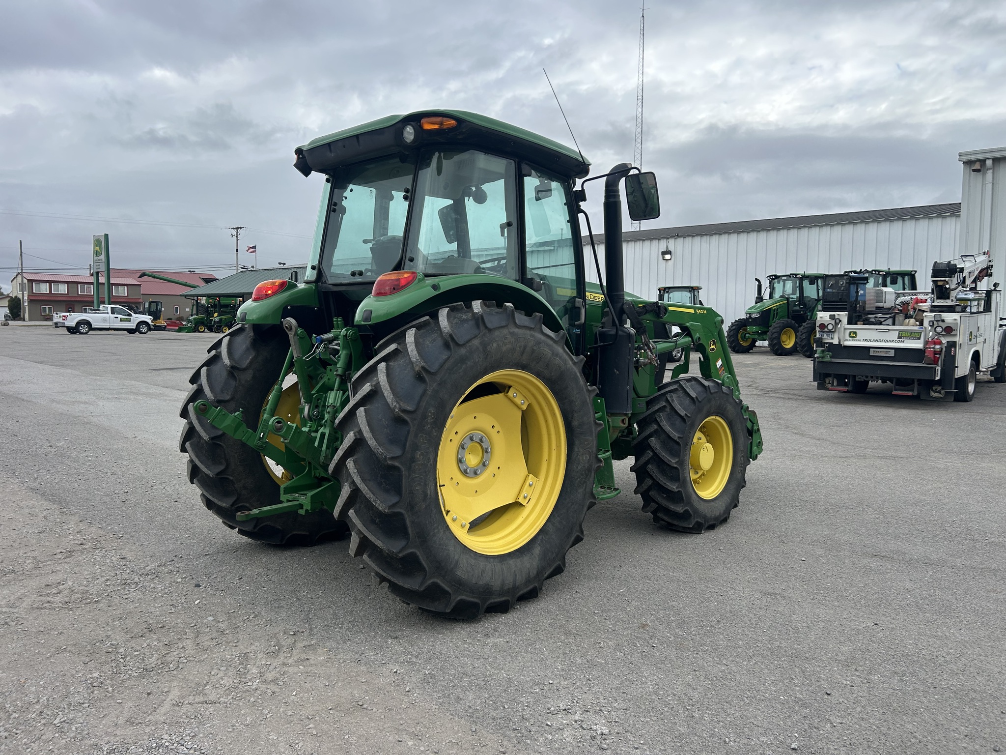 2018 John Deere 6120E Image 7