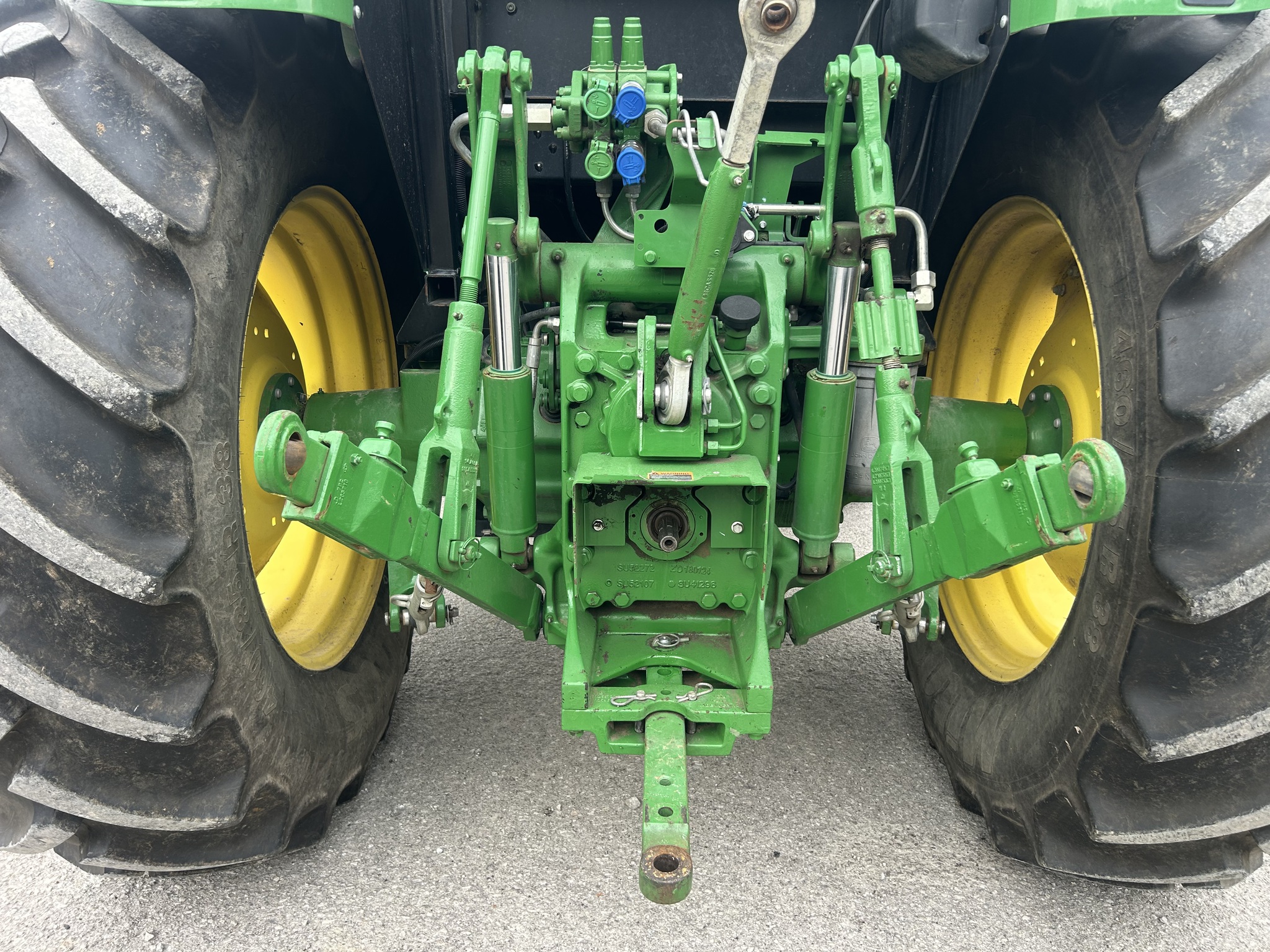 2018 John Deere 6120E Image 8