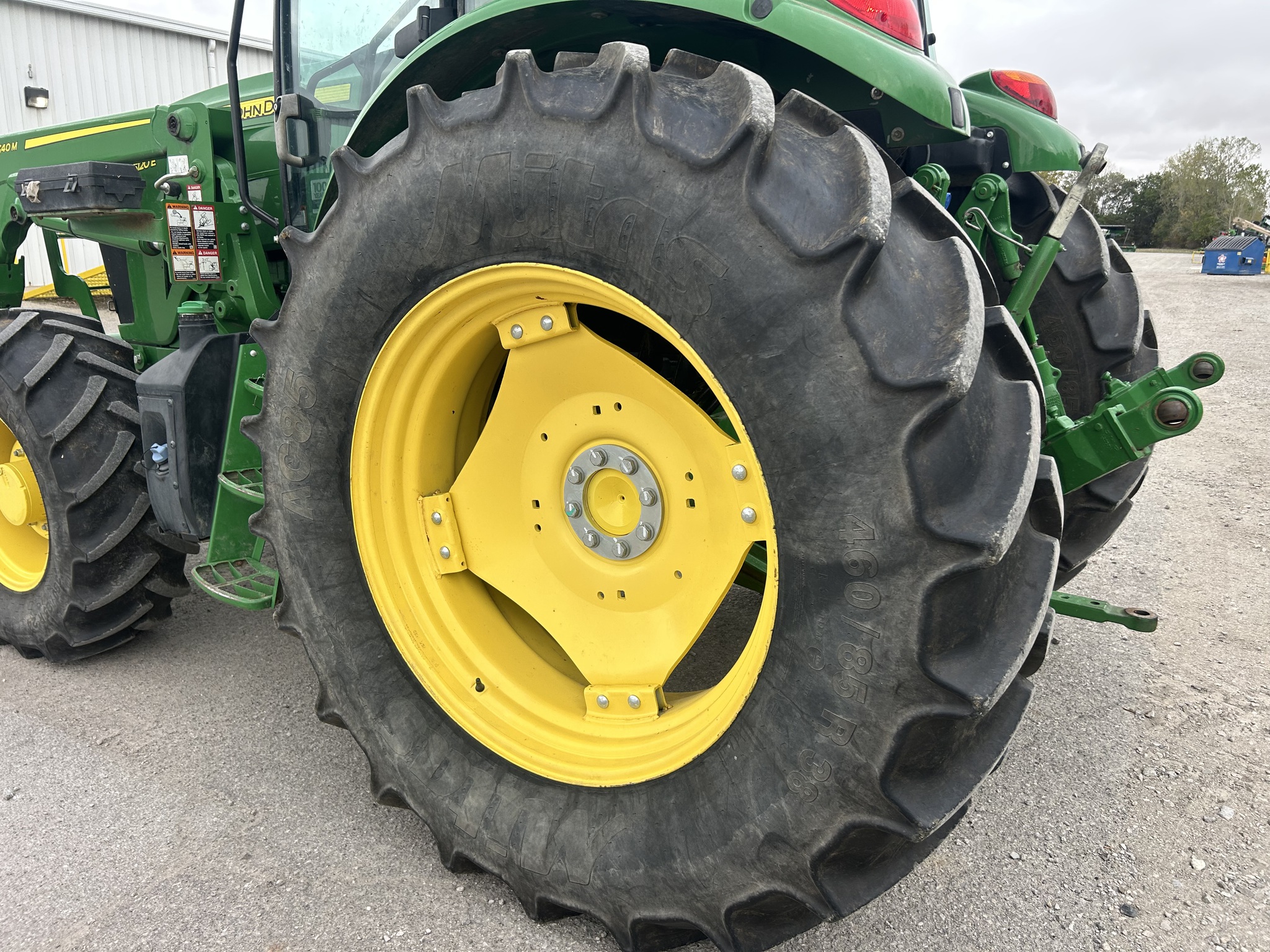 2018 John Deere 6120E Image 12