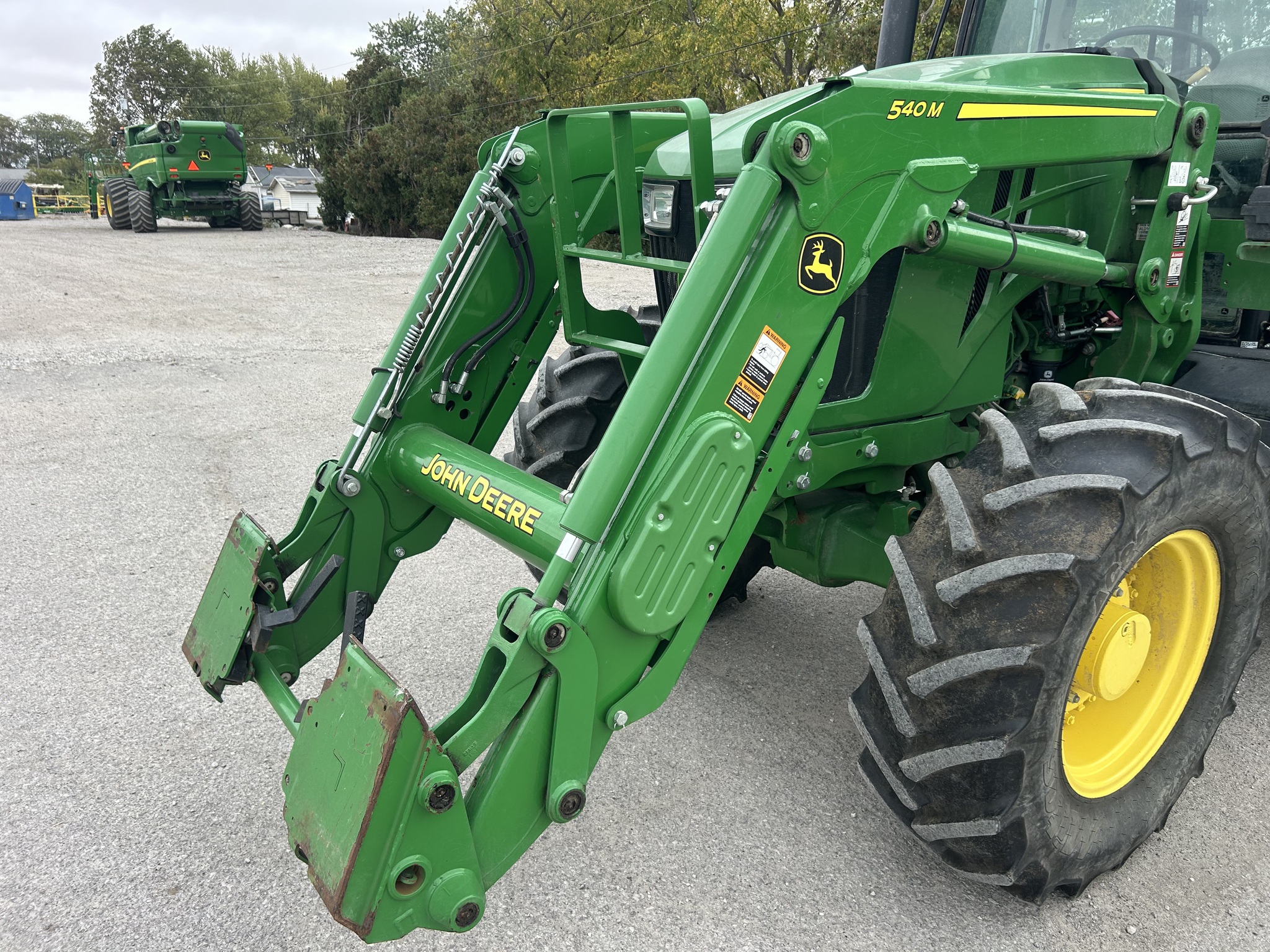 2018 John Deere 6120E Image 9
