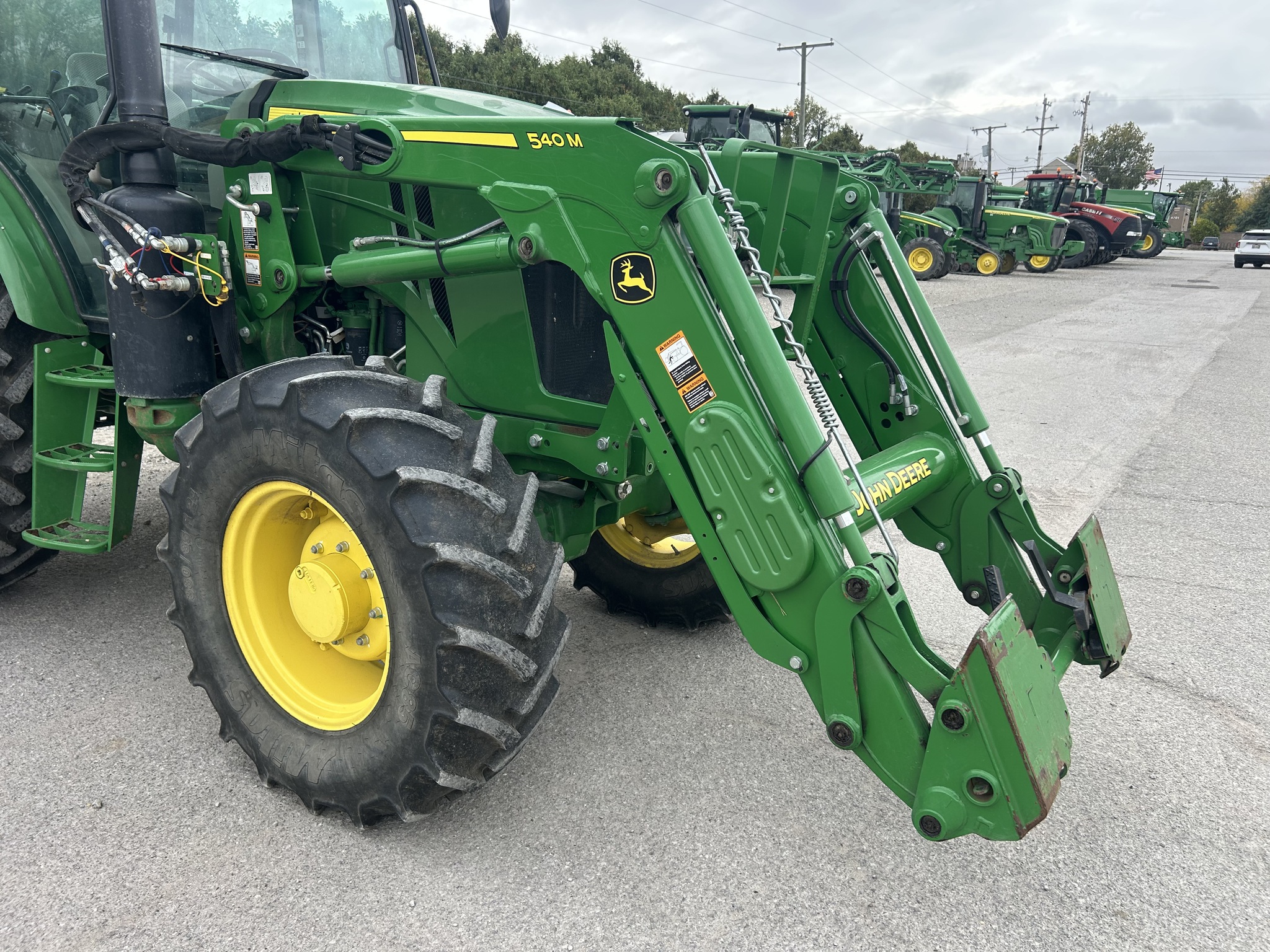 2018 John Deere 6120E Image 10