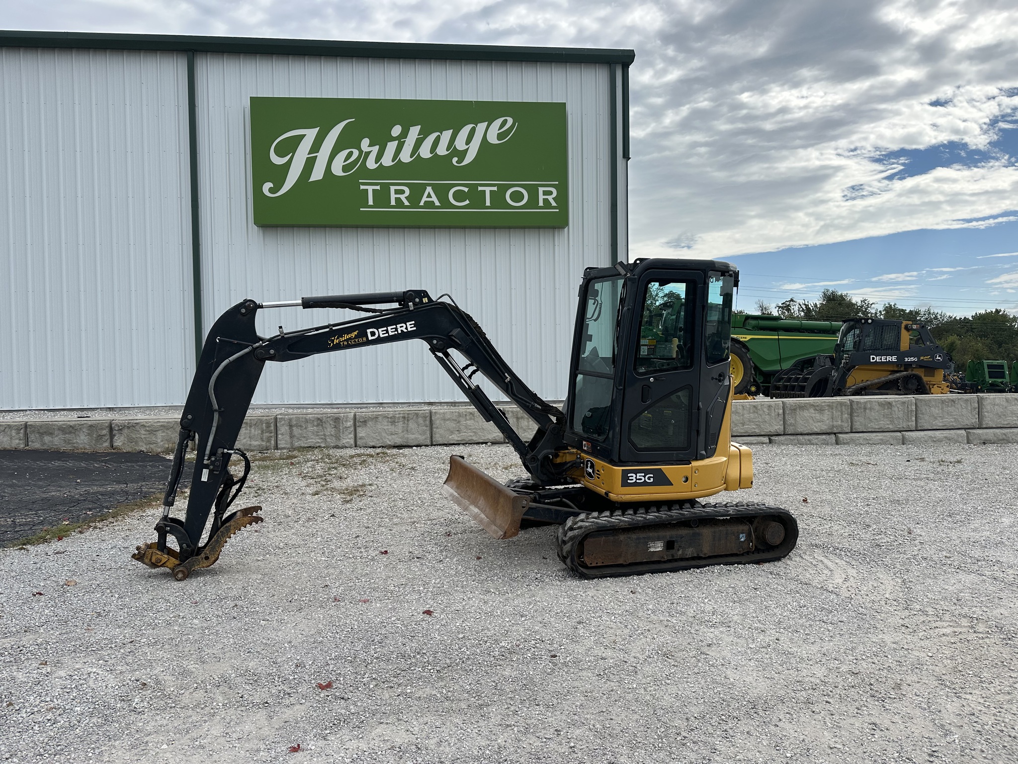  2022 John Deere 35G at Heritage Tractor in Joplin, MO