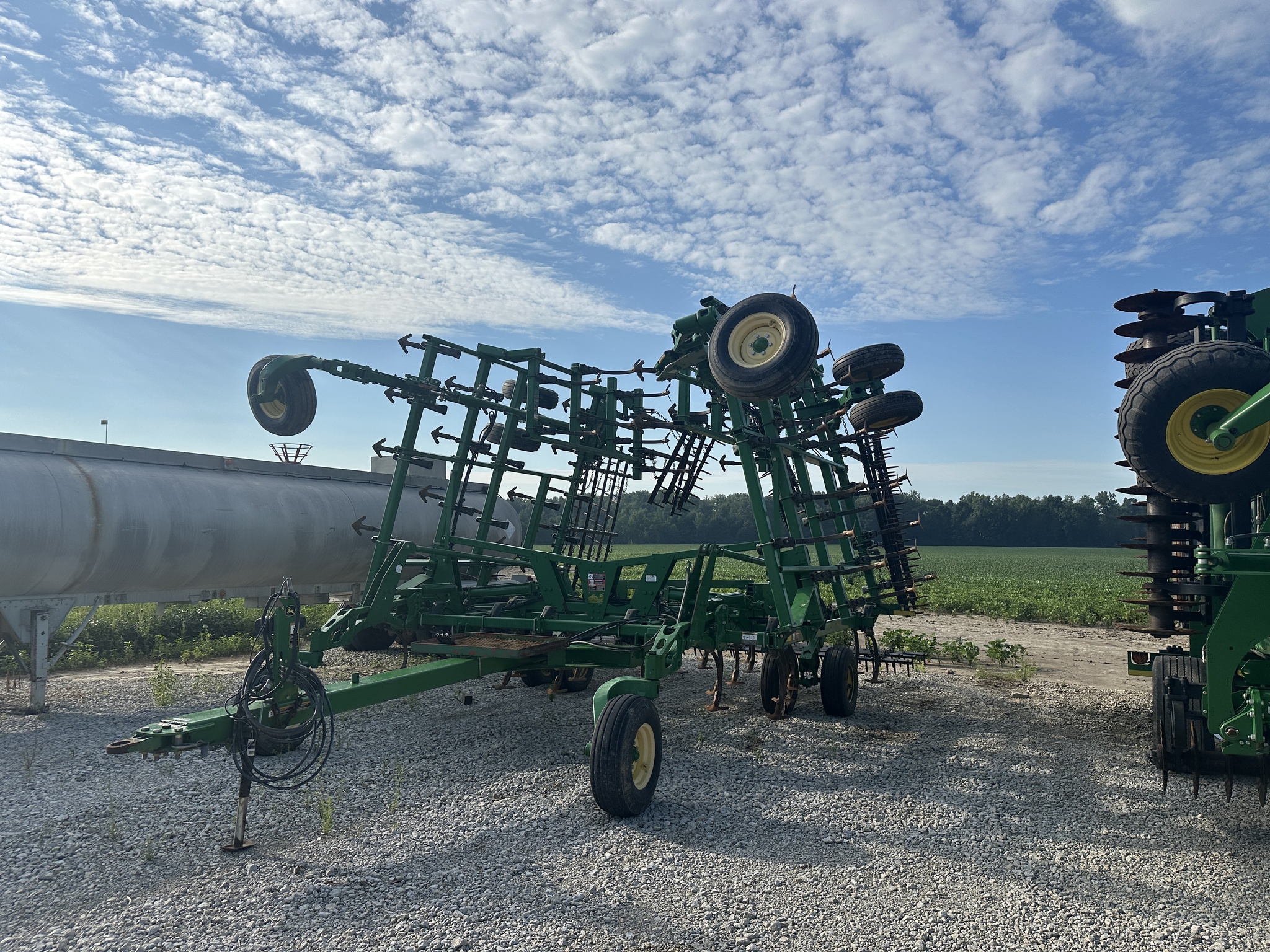 2014 John Deere 2210 Image 1