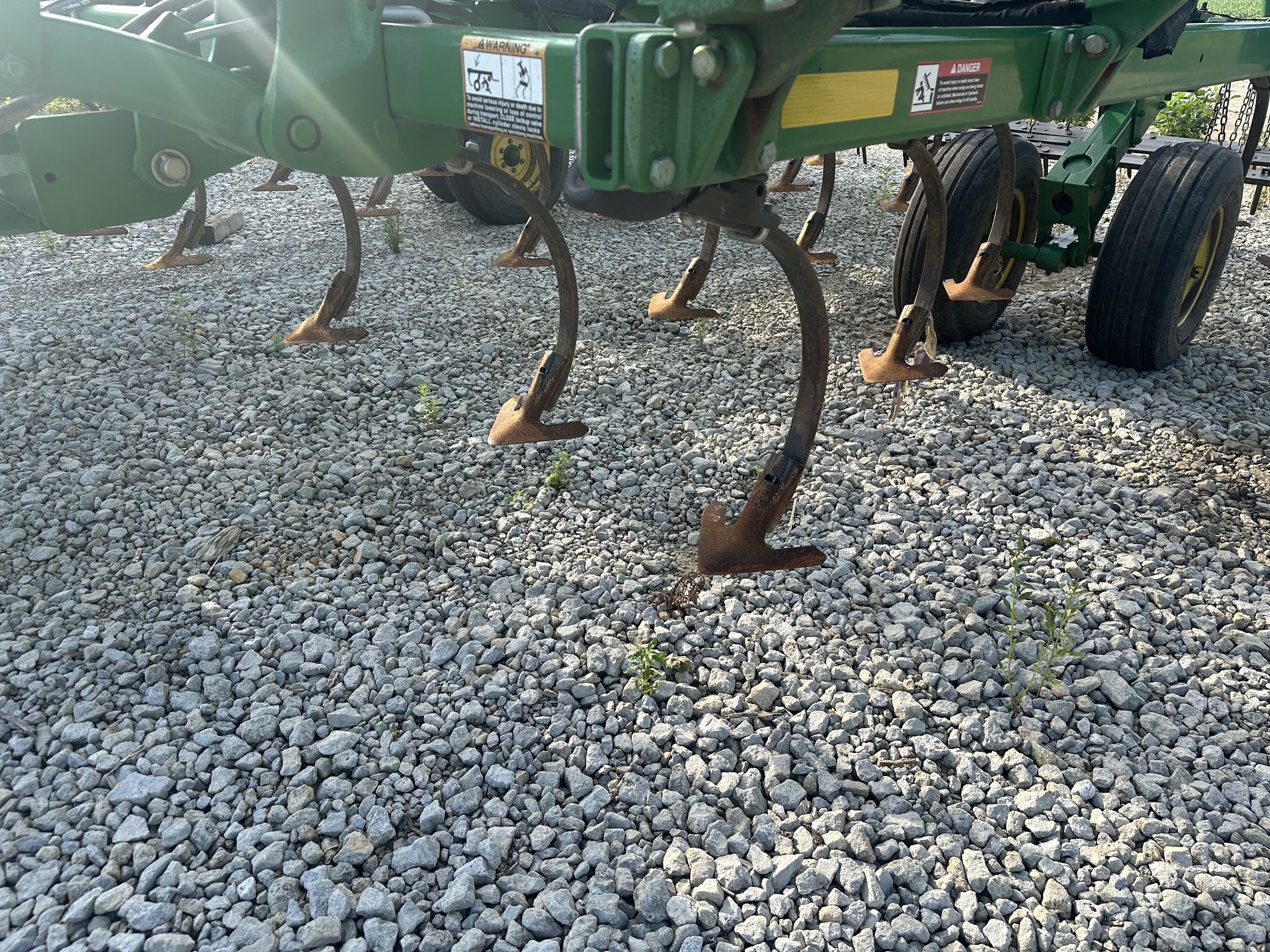2014 John Deere 2210 Image 2