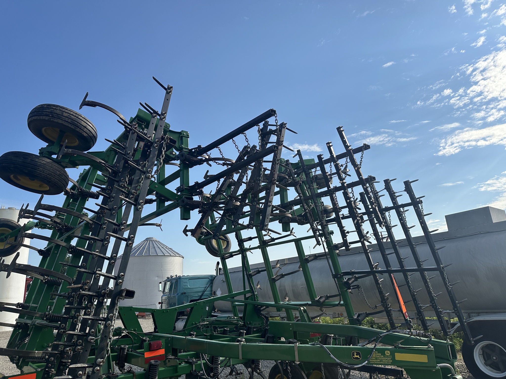 2014 John Deere 2210 Image 5