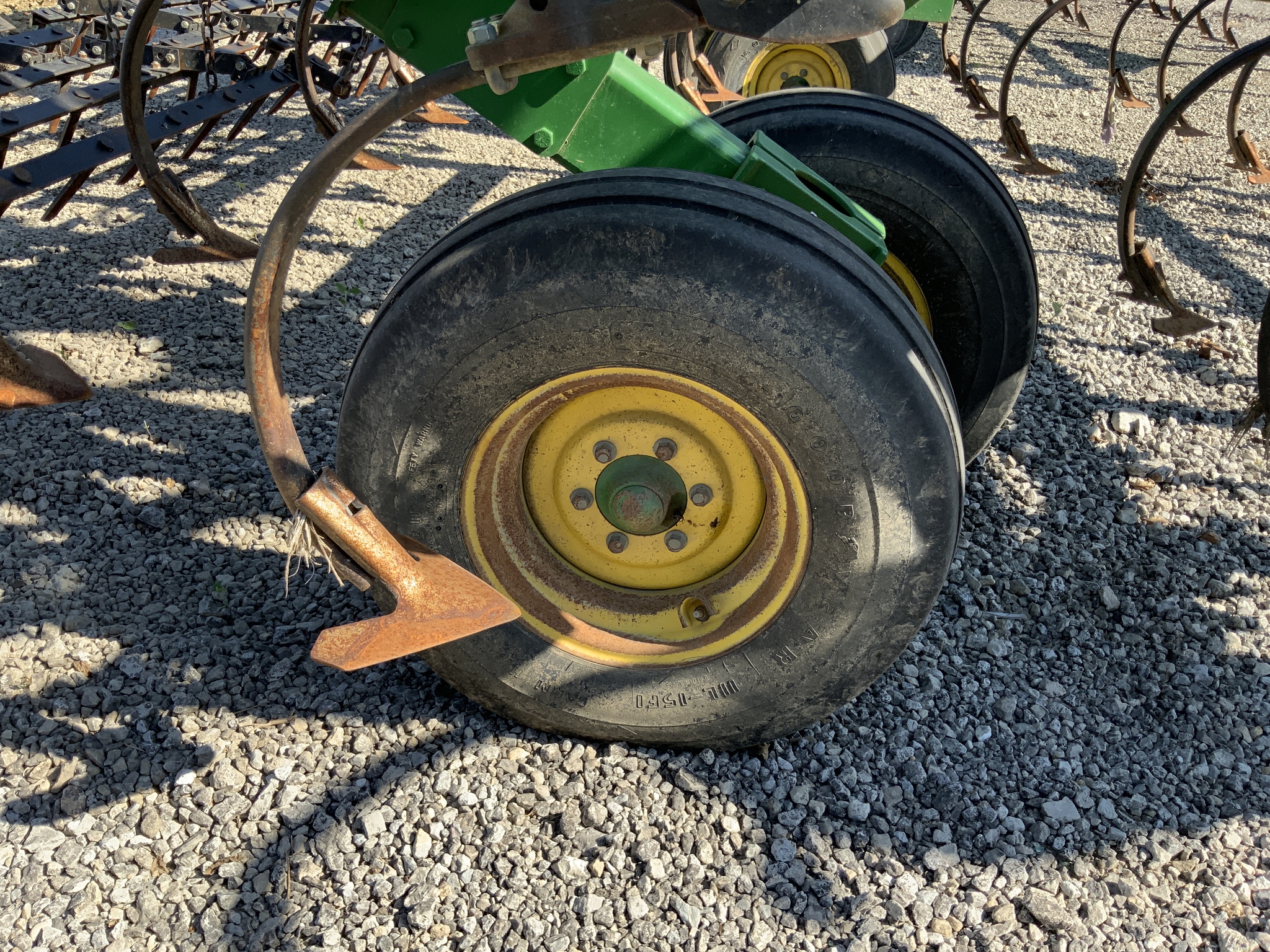 2014 John Deere 2210 Image 6