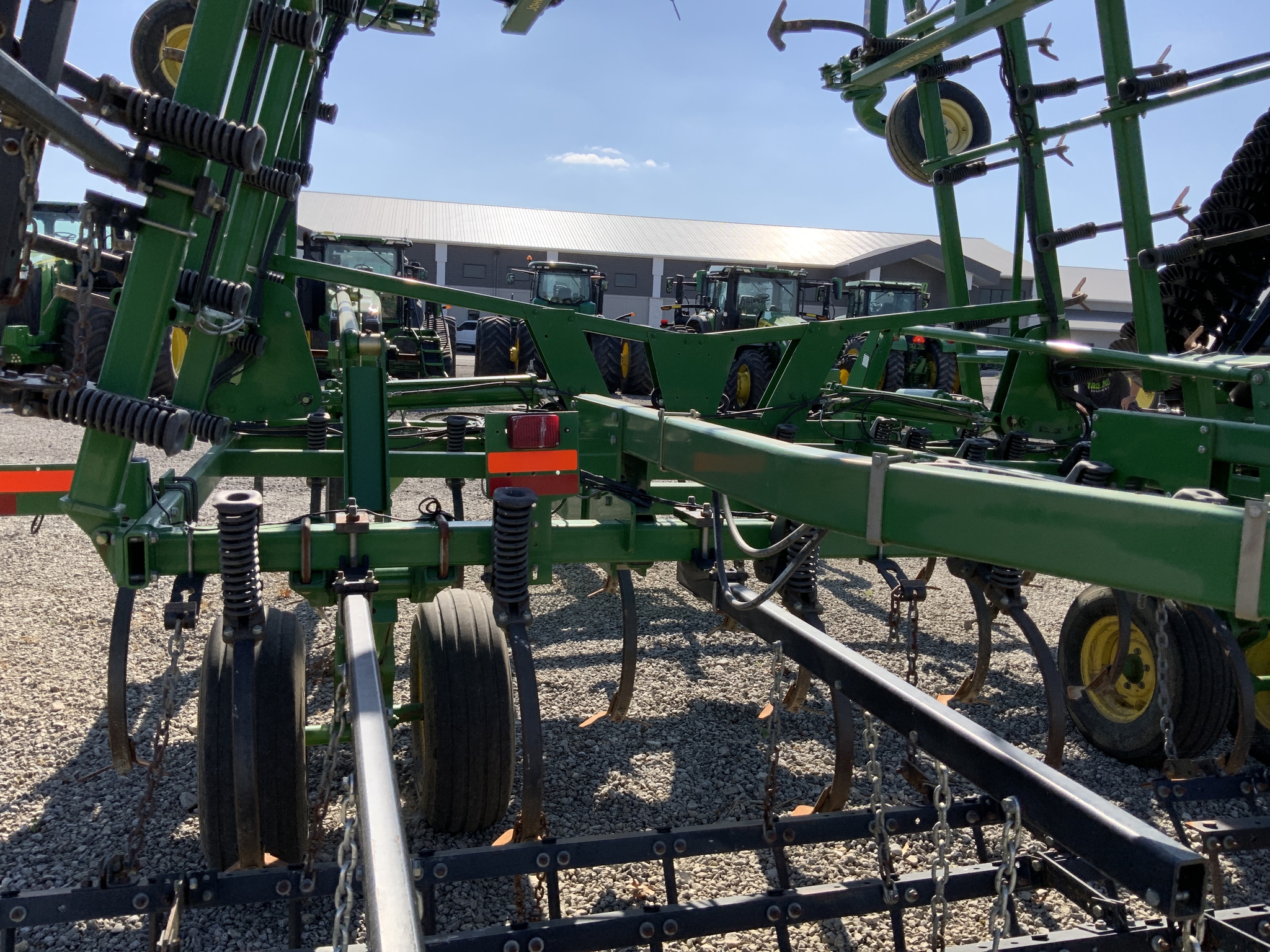 2014 John Deere 2210 Image 7