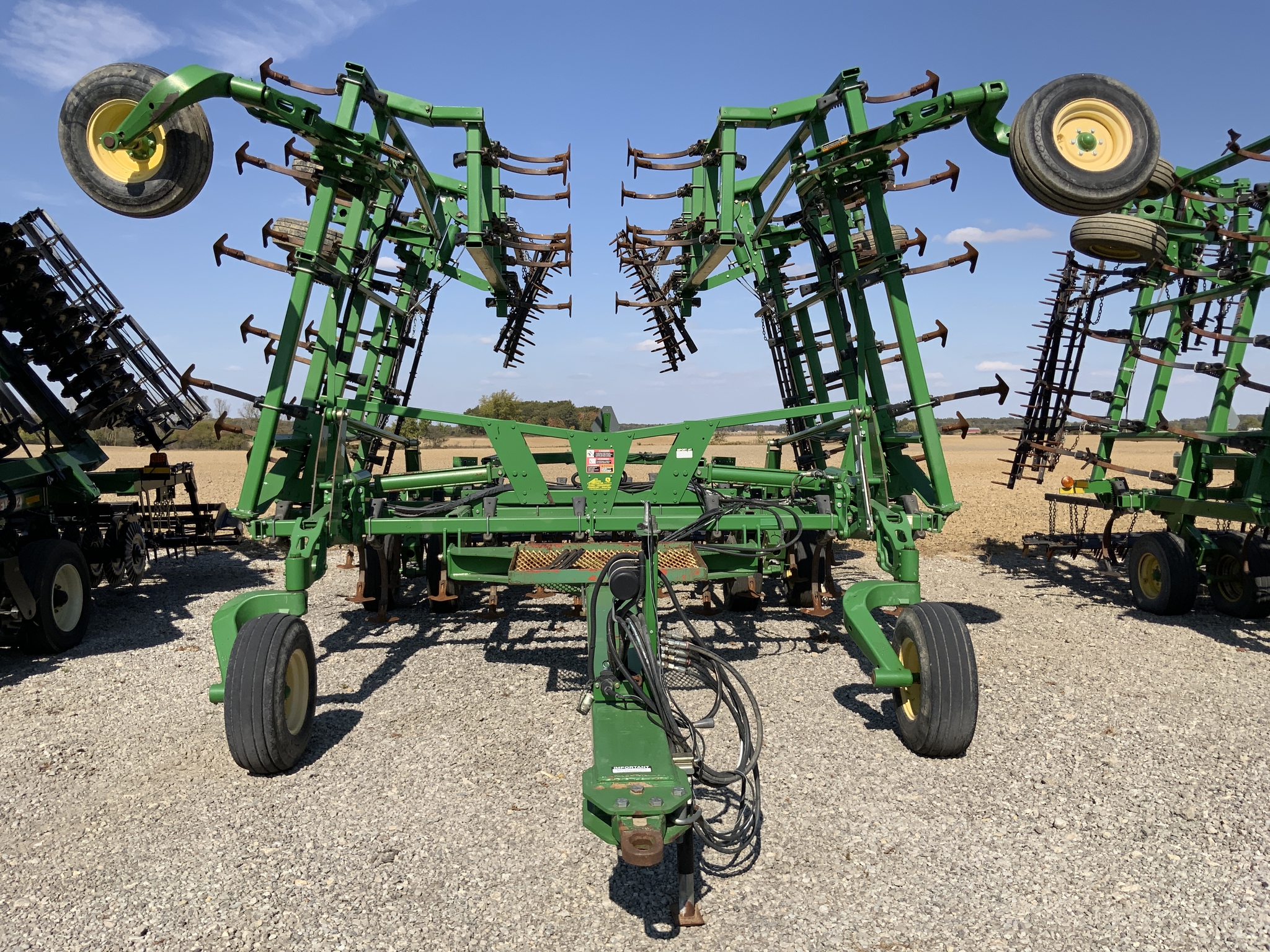 2014 John Deere 2210 Image 1