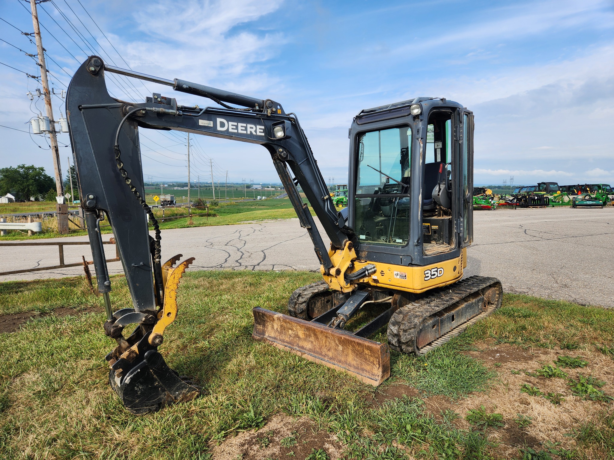 2008 John Deere 35D Image 2