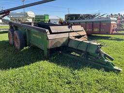 Manure Spreader-Dry/Pull Type For Sale John Deere 780 