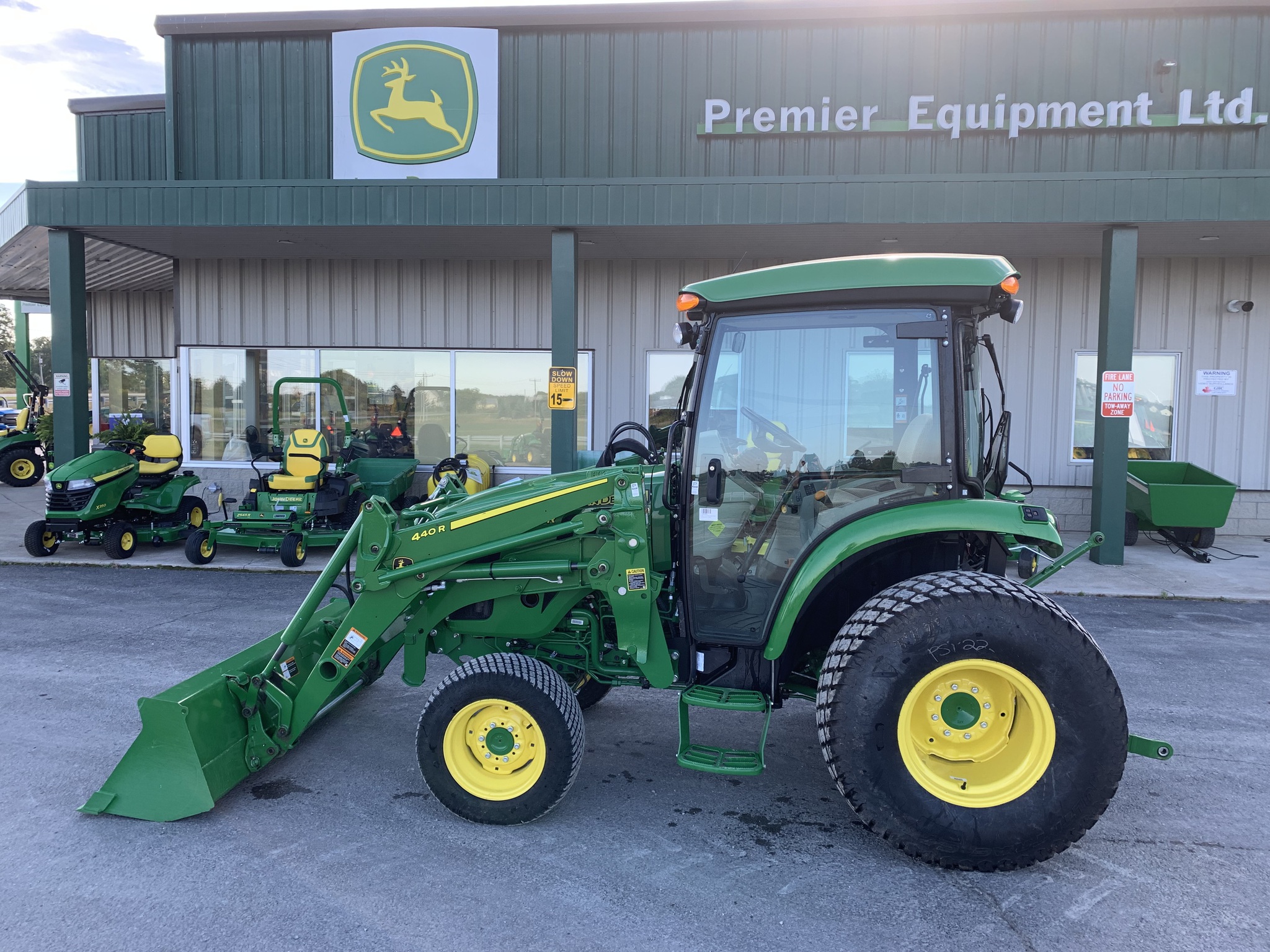 2023 John Deere 4066R Image 1